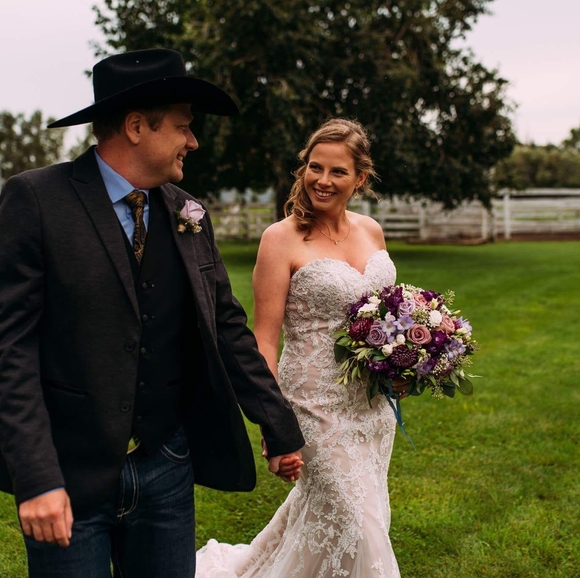 Meet your Posher, Jessica - Picture 1 of 1